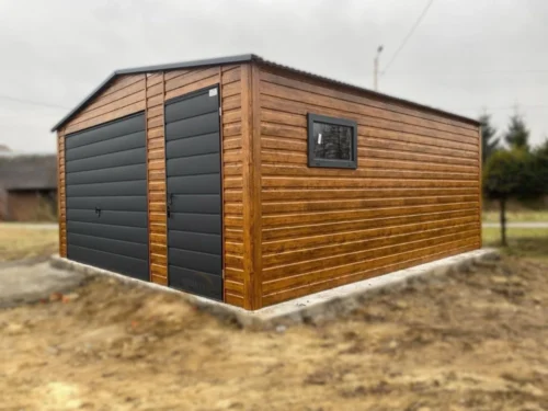 Plechová garáž 5x5m Zlatý dub / RAL 7016 Antracit | Vrata s pohonem | Dílenská zóna | Zesílená konstrukce