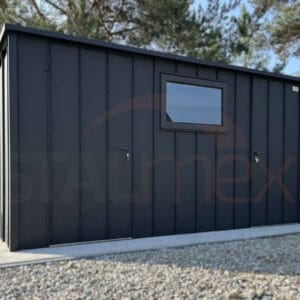 D181_1 Zahradní domek 4,5×3 m Černá Mat | Panel na stojatou drážku | Okno | Zesílená konstrukce